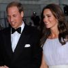 Kate Middleton époustouflante de beauté en Alexander McQueen et le prince William, à leur arrivée à la soirée de gala des BAFTAs, au Belasco Theatre, à Los Angeles. Le 9 juillet 2011