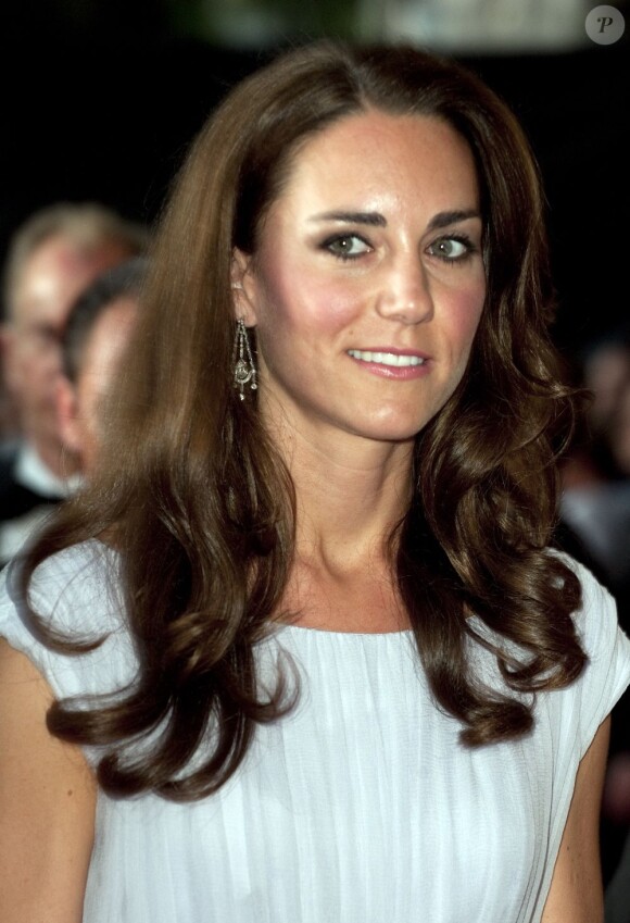 Kate Middleton : allure royale en Alexander McQueen lors de la soirée des BAFTAs organisée à Los Angeles en son honneur. Le 9 juillet 2011