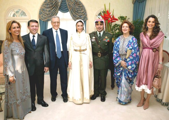 La princesse Rym a certes abandonné sa carrière de journaliste de premier plan en épousant (photo) le prince Ali bin al Hussein de Jordanie en septembre 2004, mais elle s'efforce de partager son savoir-faire en la matière. Le samedi 9 juillet 2011, elle a notamment reçu l'Ischia International Journalism Award, prestigieuse distinction italienne.