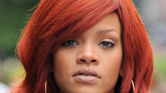 Rihanna : Une simple chemise pour artifice, la bombe est de sortie