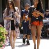 Khloé Kardashian et les deux enfants de son mari Lamar Odom, le 9 juillet 2011 à Malibu.