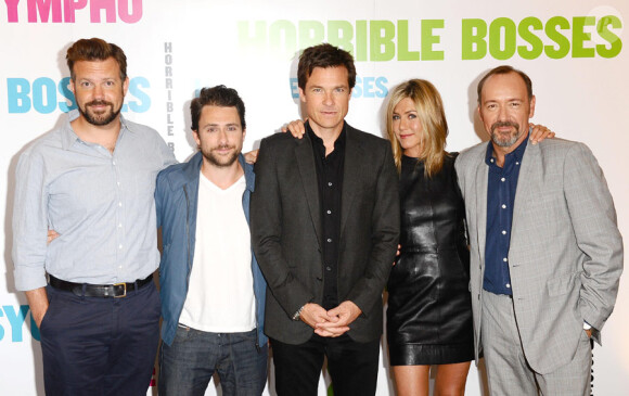 Jason Sudeikis, Charlie Day, Jason Bateman, Jennifer Aniston, et Kevin Spacey lors du photocall de Comment tuer son boss ? à Londres le 20 juillet 2011