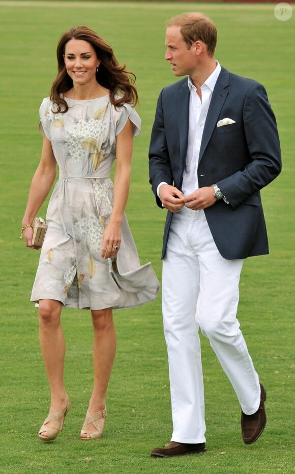 Kate Middleton aux côtés du Prince William, le 9 juillet 2011.
