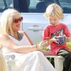 Tori Spelling, son mari Dean McDermott et leurs enfants se sont offerts une sortie en famille pour satisfaire les envies de la future maman le 22 juillet 2011 à Malibu