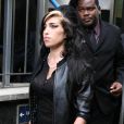Amy Winehouse quittant le tribunal en juillet 2009 
