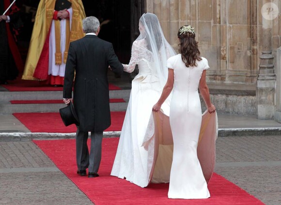 Le monde découvre Pippa Middleton lors du mariage de sa soeur le 29 avril 2011 à Londres.