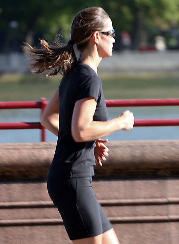 Pippa Middleton fait son jogging sur les quais de la Tamise, à Londres, le 22 juillet 2011.