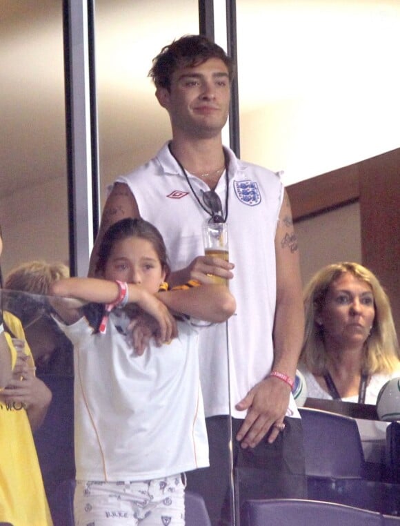 L'acteur anglais de Gossip Girl Ed Westwick est venu applaudir David Beckham et l'équipe des MLS All Stars contre Manchester United. New York, 27 juillet 2011