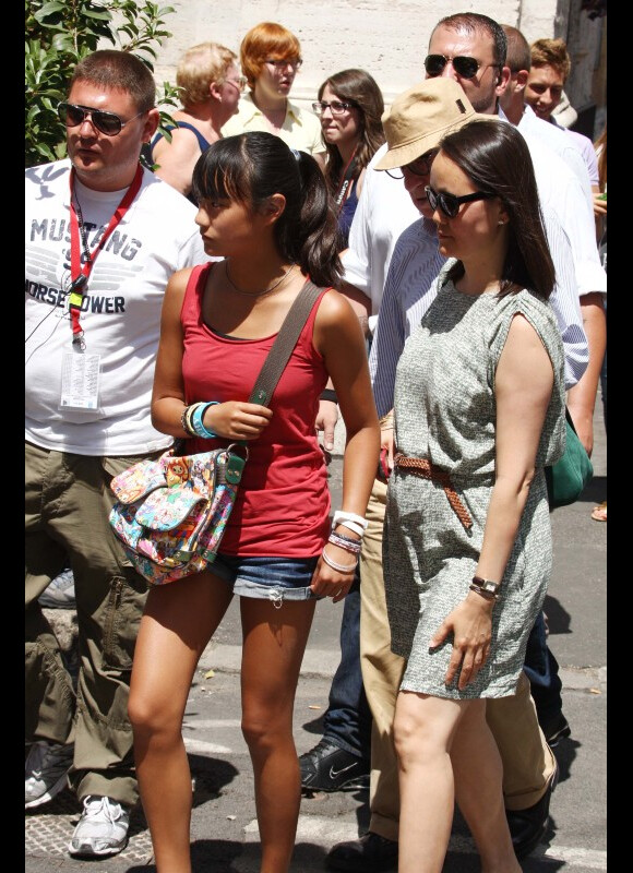 Soon-Yi et Bechet rendent visite à Woody Allen sur le tournage du film Bop Decameron à Rome, le 29 juillet 2011.