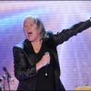 Patrick Juvet, sur le plateau de Vivement Dimanche, le 23 février 2011. À 60 ans, le chanteur se prépare à fêter ses 40 ans de carrière.