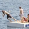 Jason Statham, sportif, saute à l'eau - mai 2007 au Cap d'Antibes