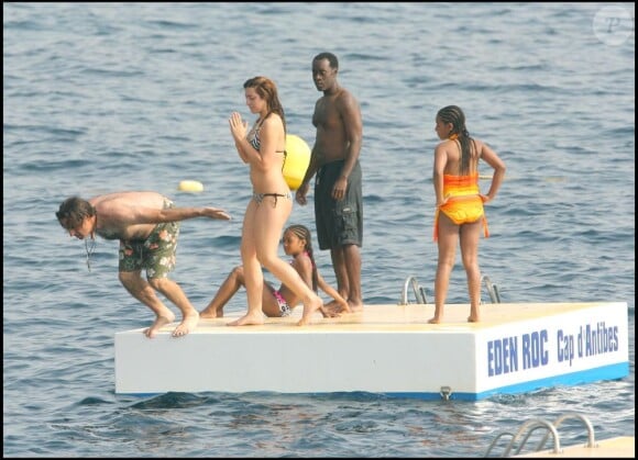 Andy Garcia saute à l'eau, et sa fille prie pour lui - mai 2007 au Cap d'Antibes