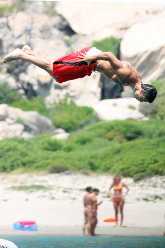 Cristiano Ronaldo saute à l'eau, à l'horizontale - juin 2008 en Italie