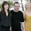 Charlotte Gainsbourg, Lars von Trier et Kirsten Dunst à Cannes pour le photocall de Melancholia en mai 2011