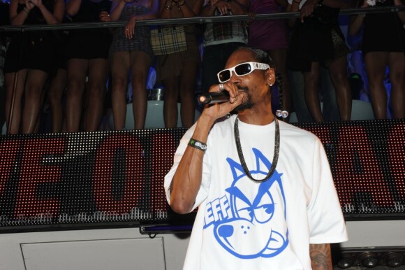 Snoop Dogg en concert au VIP ROOM de Saint-Tropez, aux côtés de Jean-Roch, le 3 août 2011