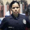 America Ferrera, boudinée dans son costume de policière, sur le tournage de End of Watch, à Los Angeles, le 3 août 2011.