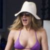 A 42 ans, Jennifer Aniston reste un canon de beauté ! Elle affiche sa  plastique de rêve en bikini lors de douce vacances au Mexique en  novembre 2010.