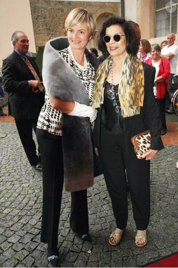 Gloria von Thurn und Taxis et Bianca Jagger arrivent au dîner-concert spécial Mozart dans le cadre du Festival de Salzbourg, en Autriche, le 7 août 2011.