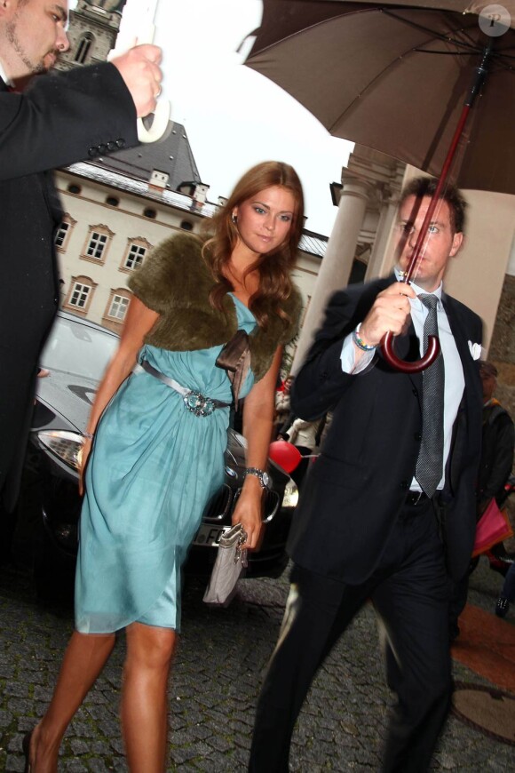La princesse Madeleine de Suède, 29 ans, et son nouvel amour Chris O'Neill, 36 ans, arrivent au dîner-concert spécial Mozart dans le cadre du Festival de Salzbourg, en Autriche, le 7 août 2011.