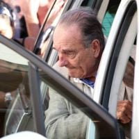 Jacques Chirac : Son attelle retirée, il profite de Saint-Tropez
