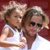Gabriel Aubry vient chercher sa fille Nahla à la sortie de la maternelle à Los Angeles, le 15 août 2011.