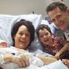 Jim-True Frost et sa femme Cora en compagnie de leur garçon Leo et de leur nouveau-né, la petite fille Phoebe