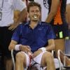 Nicolas Mahut, épuisé après ses 3h10 de match, savoure tétine en bouche sa victoire au premier tour de l'US Open face au Colombien Robert Farah.