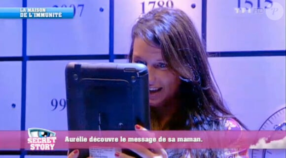 Aurélie découvre le message de sa mère dans Secret Story 5