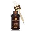 Mon vanity pour le bureau
L'idéal pour raffraichir son teint après une matinée passée devant son ordinateur ? L'Avanced Night Repair d'Estée Lauder. On déposse quelques gouttes du sérum sur le bout des doigts et on tapote sur les joues. Effet frais immédiat.