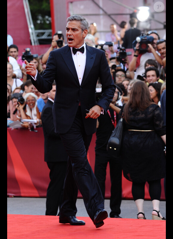 George Clooney lors du festival de Venise pour défendre le film Les Marches du pouvoir le 31 août 2011