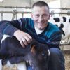 Benoît et sa vache dans L'amour est dans le pré, saison 6