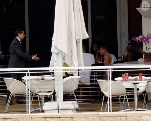 Will Smith en famille avec son fils Trey dans un hôtel à Miami le 20 août 2011