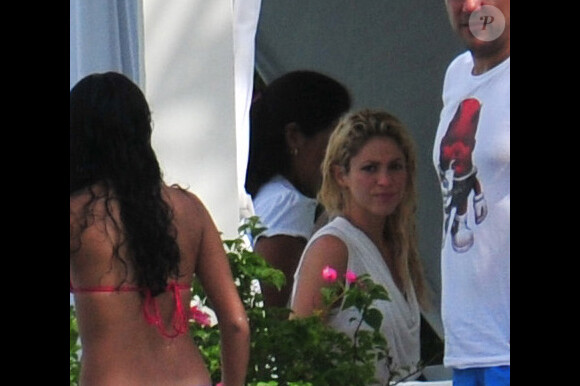 Shakira en famille à Miami le 5 septembre 2011, mais sans son chéri Gerard Piqué