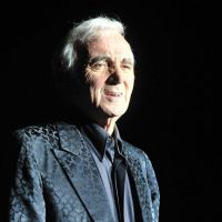 La chronique d'Emma d'Uzzo : Aznavour malmené par David Guetta...
