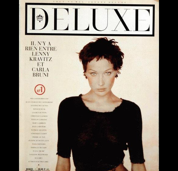 C'est une Carla Bruni aux cheveux courts qui réalise la couverture du magazine Deluxe. Mai 1993.
