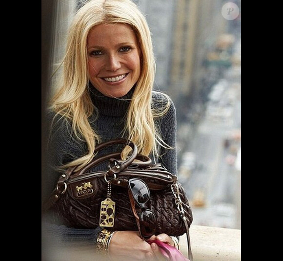 Gwyneth Paltrow pose pour la nouvelle campagne de la griffe de sac new-yorkaise Coach.