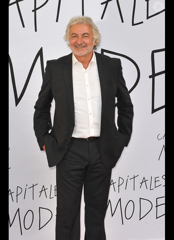 Franck Provost à la deuxième édition du plus grand défilé de mode du monde à Paris, le 15 septembre 2011
