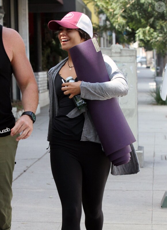 Vanessa Hudgens sort de son cours de yoga à Studio City le 21 septembre 2011