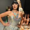 Rossy de Palma apporte son originalité pour le défilé des collection printemps-été 2012 Manish Arora lors de la Fashion Week parisienne le 29 septembre 2011