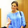 Enceinte, la princesse Victoria de  Suède ne faiblit pas et étend sa garde-robe au gré de ses apparitions  publiques. Elle visitait le Radiumhemmet, clinique d'oncologie de l'hôpital Karolinska à Stockholm, le 29 septembre 2011.