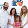 Judd Apatow, Leslie Mann et leurs enfants en avril 2011 pour la première de Rio