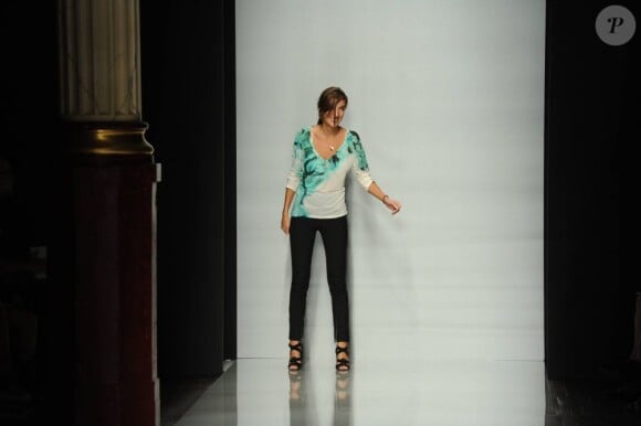 Jeanne Labib-Lamour, la nouvelle directrice artistique d'Emamuel Ungaro, présente la collection printemps-été 2012 lors de la Fashion Week parisienne le 3 octobre 2011