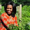 Michelle Obama organise la troisième récolte du potager de la Maison Blanche, à Washington, le 5 octobre 2011.