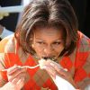 Michelle Obama organise la troisième récolte du potager de la Maison Blanche, à Washington, le 5 octobre 2011.