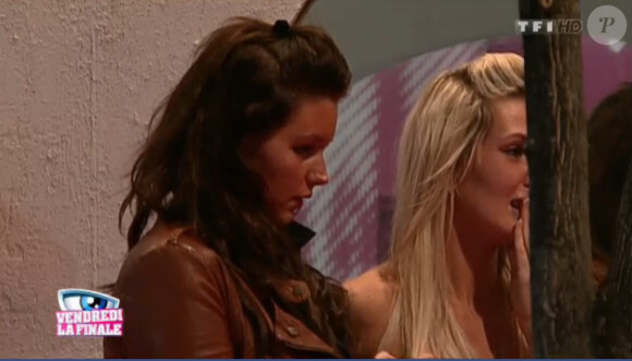 Aurélie et Marie en pleurs dans Secret Story 5, vendredi 7 octobre 2011 sur TF1