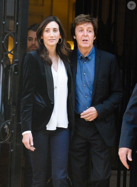 Paul McCartney et Nancy Shevell à Paris, le 3 octobre 2011.