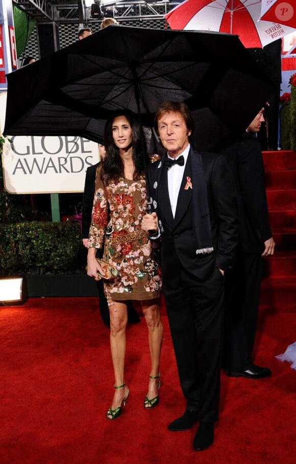 Paul McCartney et Nancy Shevell à la cérémonie des Golben Globe Awards, à Los Angeles, le 17 janvier 2010.