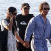 L'acteur Matthew McConaughey et sa femme Camila Alves, sur une plage de Miami le 12 octobre 2011, pendant le tournage de Magic Mike.