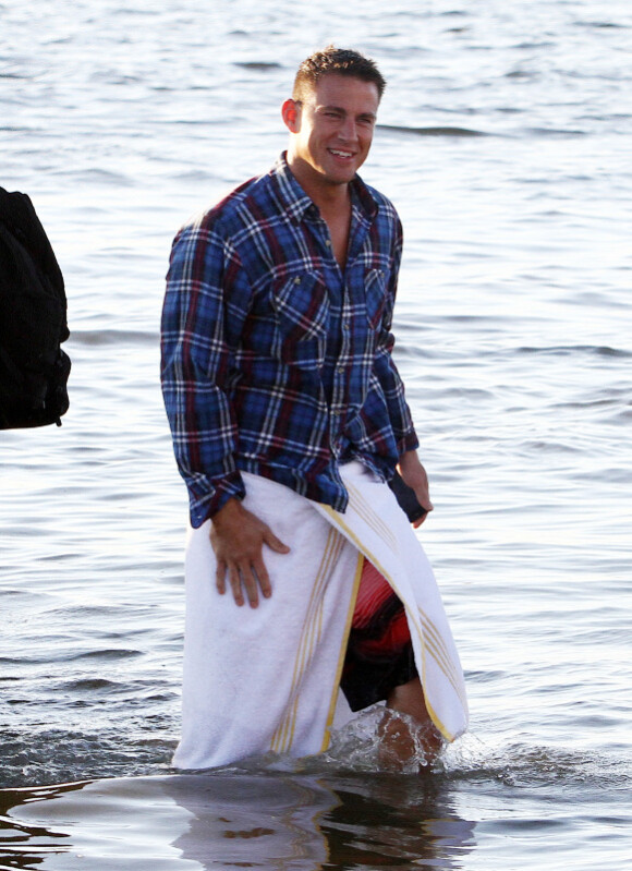 Channing Tatum sur une plage de Miami le 12 octobre 2011, pour le tournage de Magic Mike