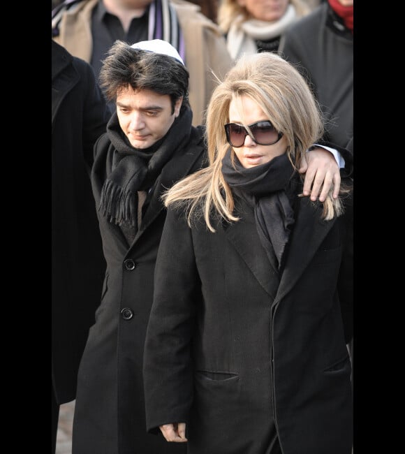 Thomas Langmann et Nathalie Rheims aux funérailles de Claude Berri en janvier 2009